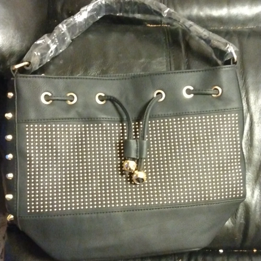 Black leatherette studded cross body purse NEW - Picture 8 of 12